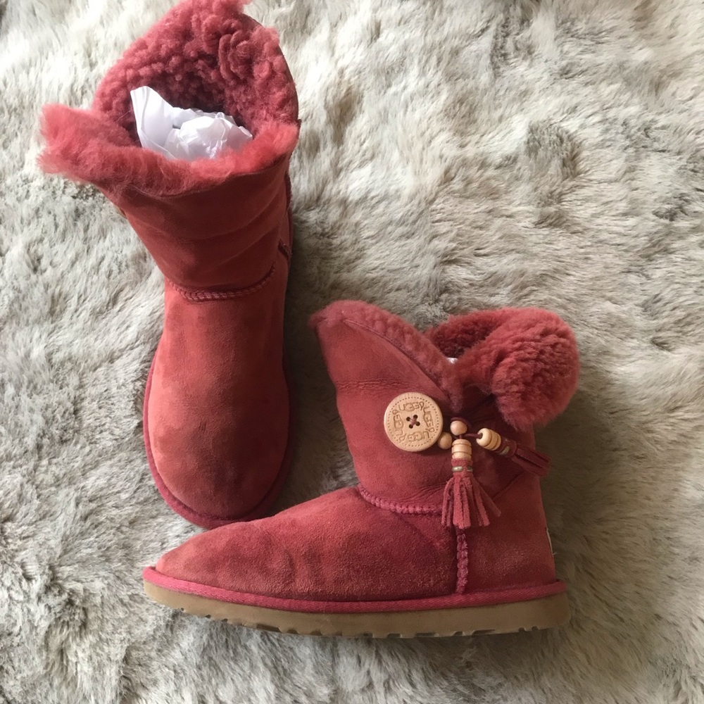 SOLD UGG Harissa Bailey Charm Boots Size 6